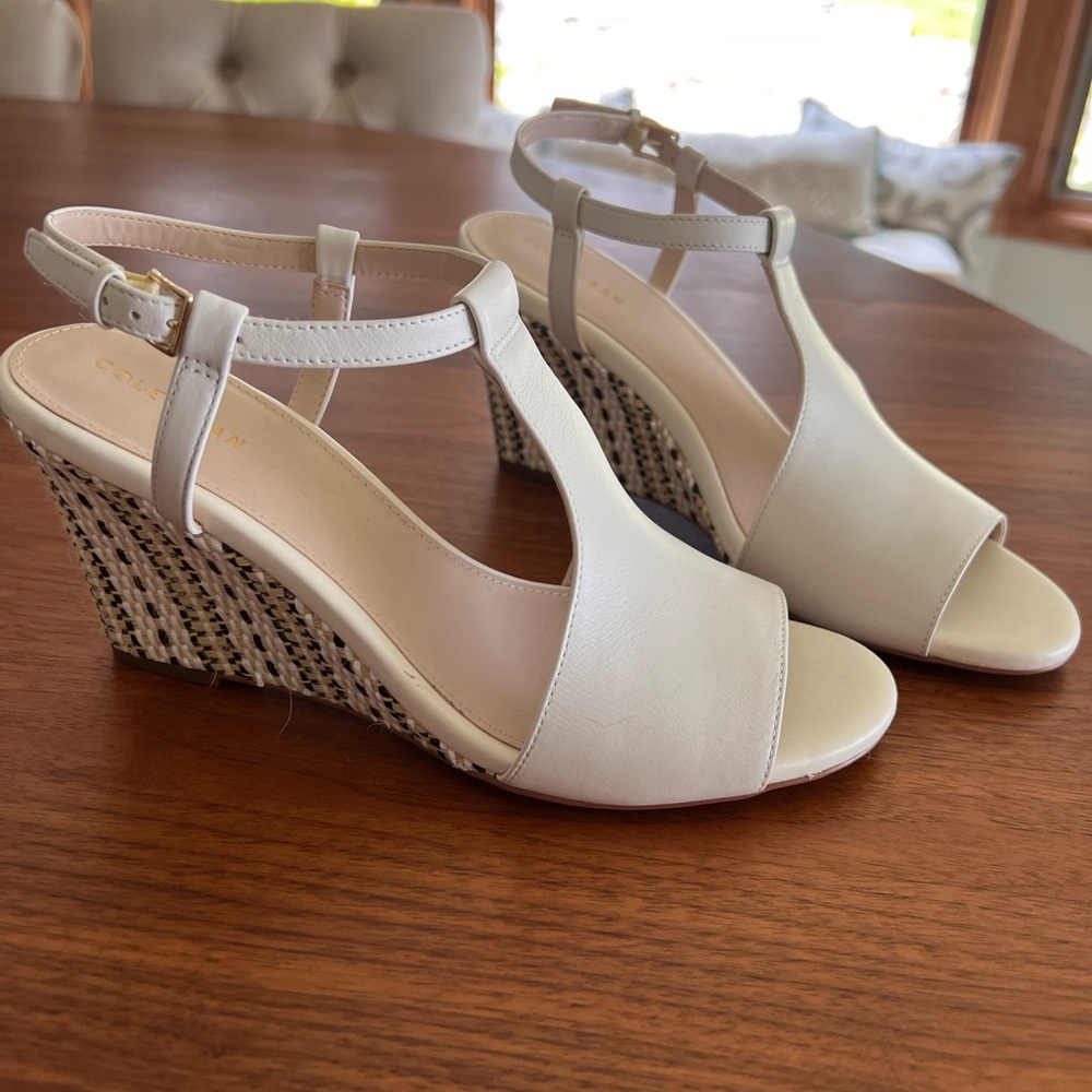 New sz 7 Cole Haan off-white wedges
